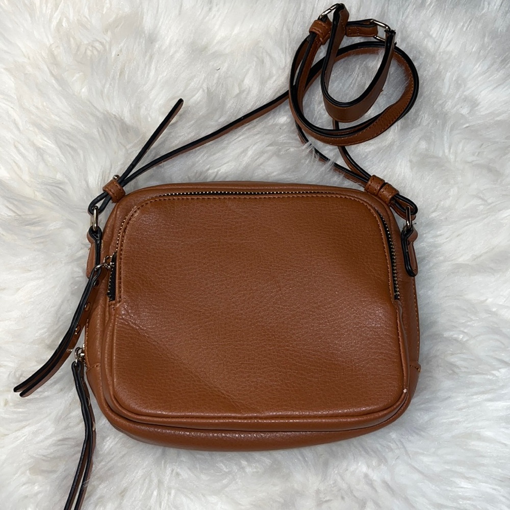 • Brown Crossbody Bag Forever 21